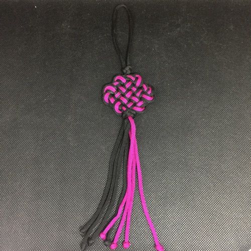 Infinity knot suspension black